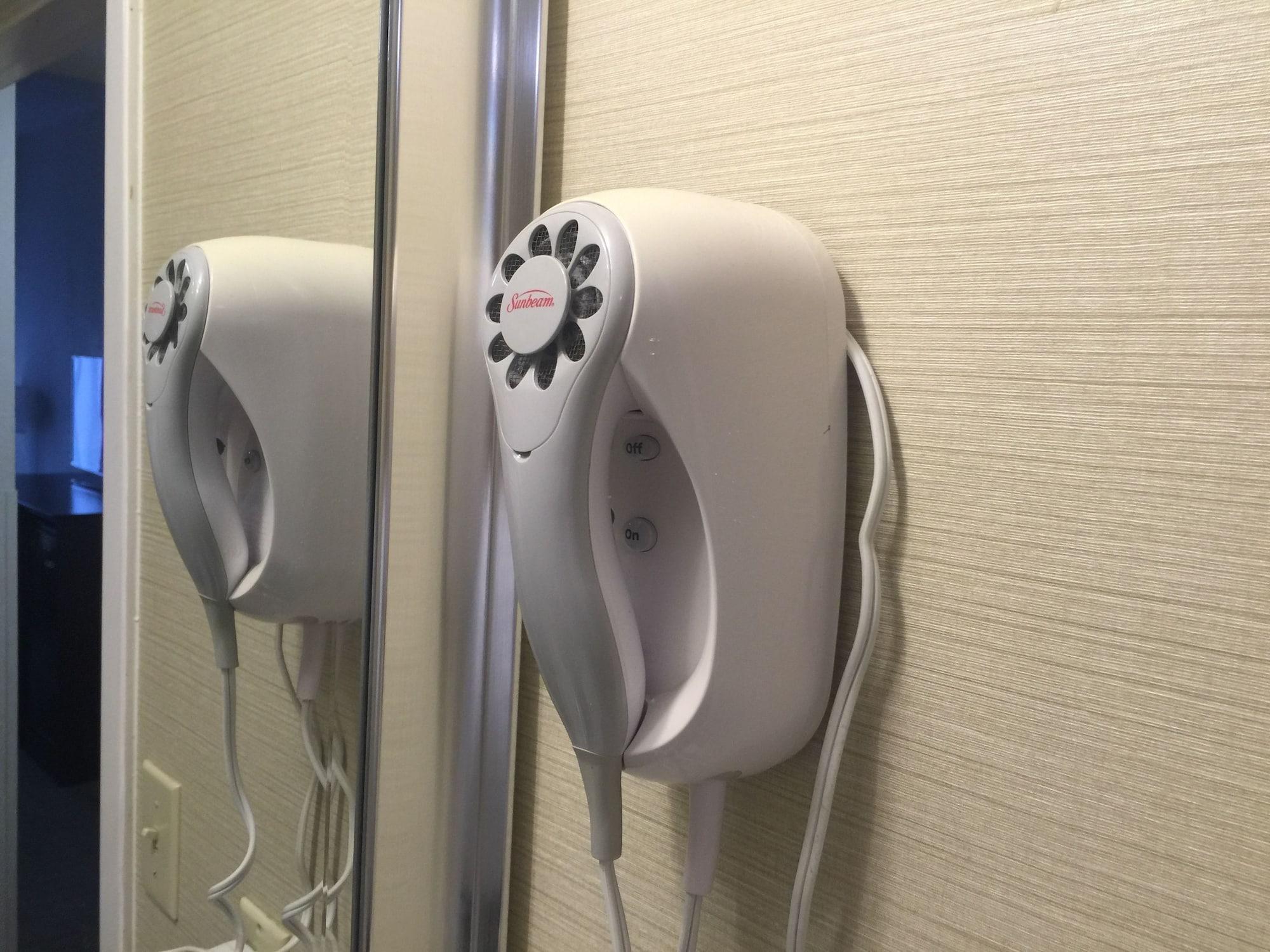 クオリティー イン リッチモンド エアポート サンドストン エクステリア 写真